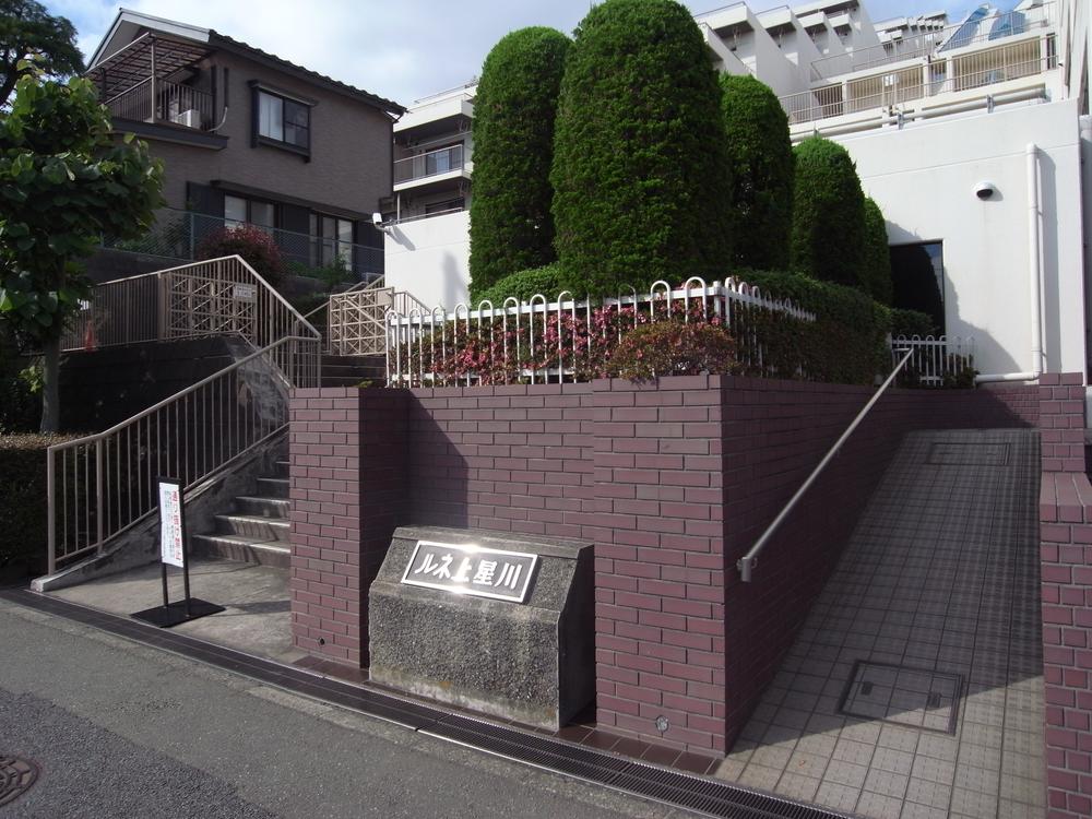 Entrance. Common areas