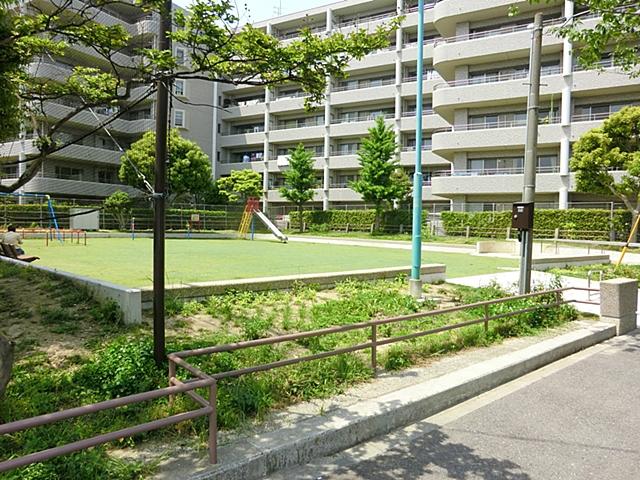 park. As a new Sakuragaoka sixth park 50m children and wife our communication of the place to the park, which is loved by everyone in the region.