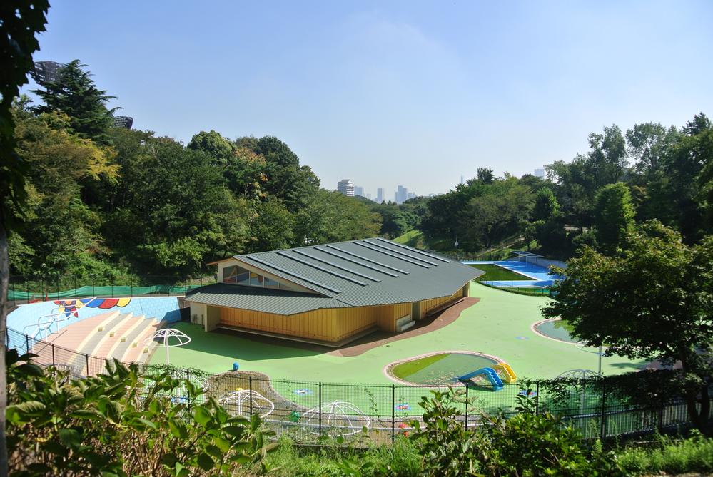 park. 600m to Hodogaya Park (pool summer only)