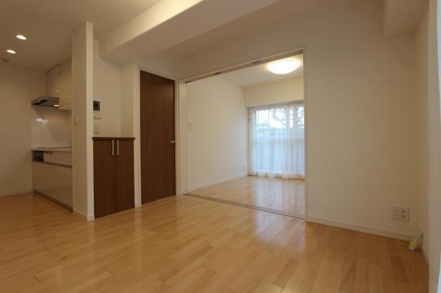 Same specifications photos (living)