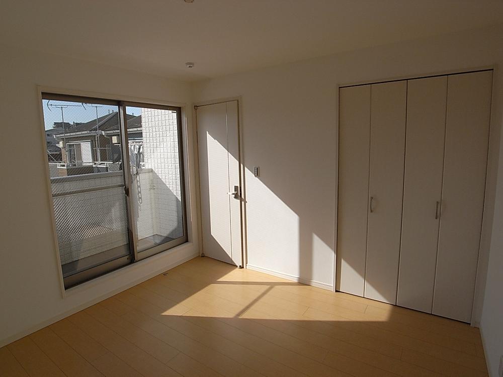 Same specifications photos (Other introspection). It is very convenient because it housed in each room. (Same specifications photo)