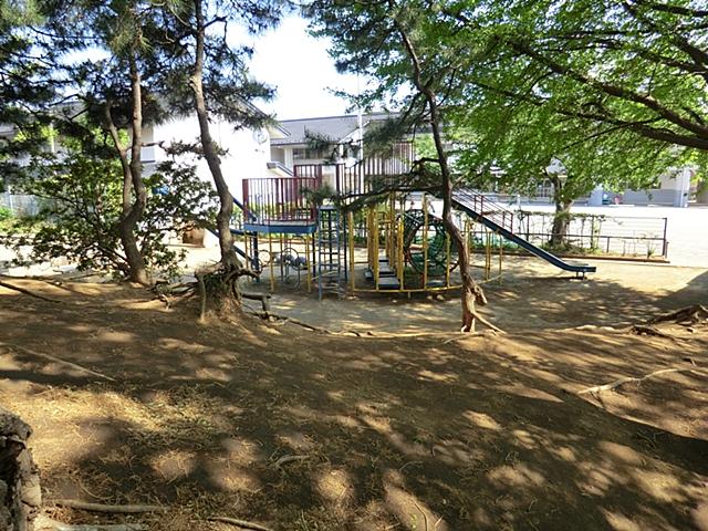 park. 600m until San'nozan park