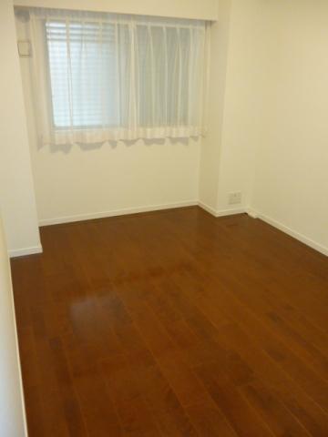 Non-living room. 6.6 Pledge of Western-style