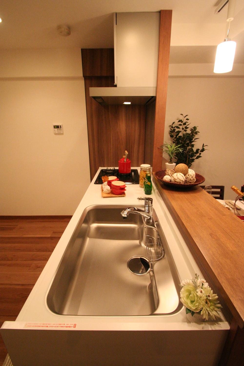 Kitchen. Local (12 May 2013) Shooting