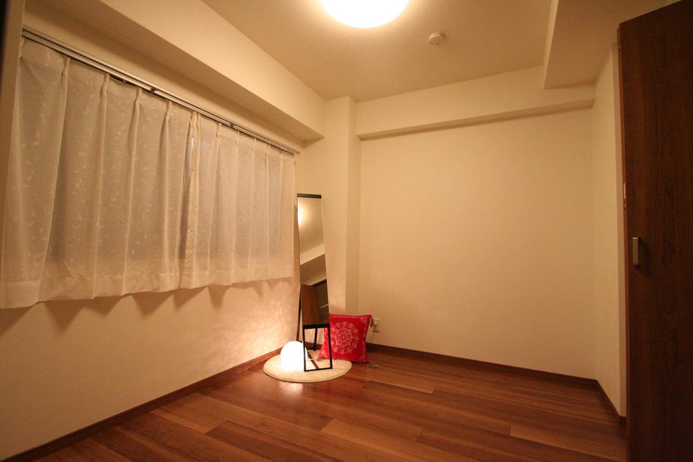 Non-living room. Local (12 May 2013) Shooting