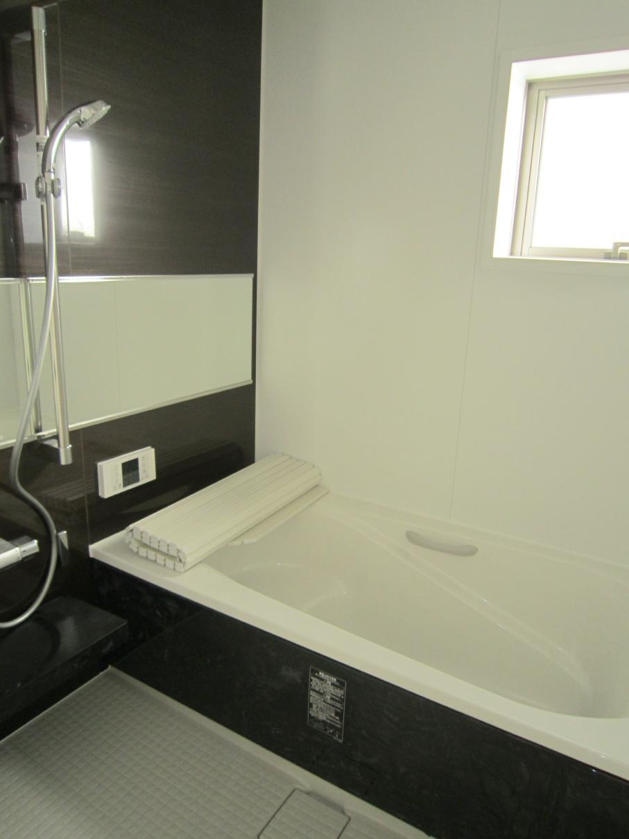 Bathroom. Indoor (12 May 2013) Shooting