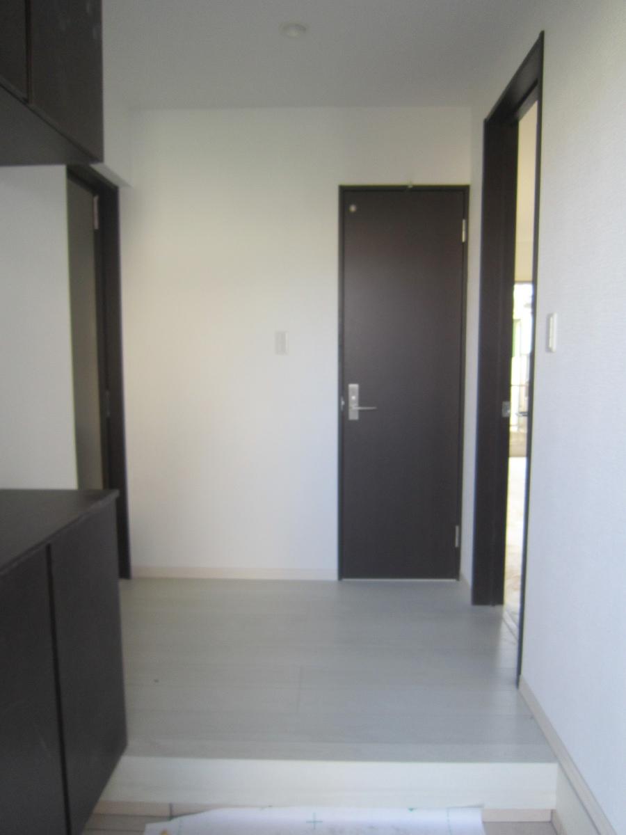 Entrance. Indoor (12 May 2013) Shooting