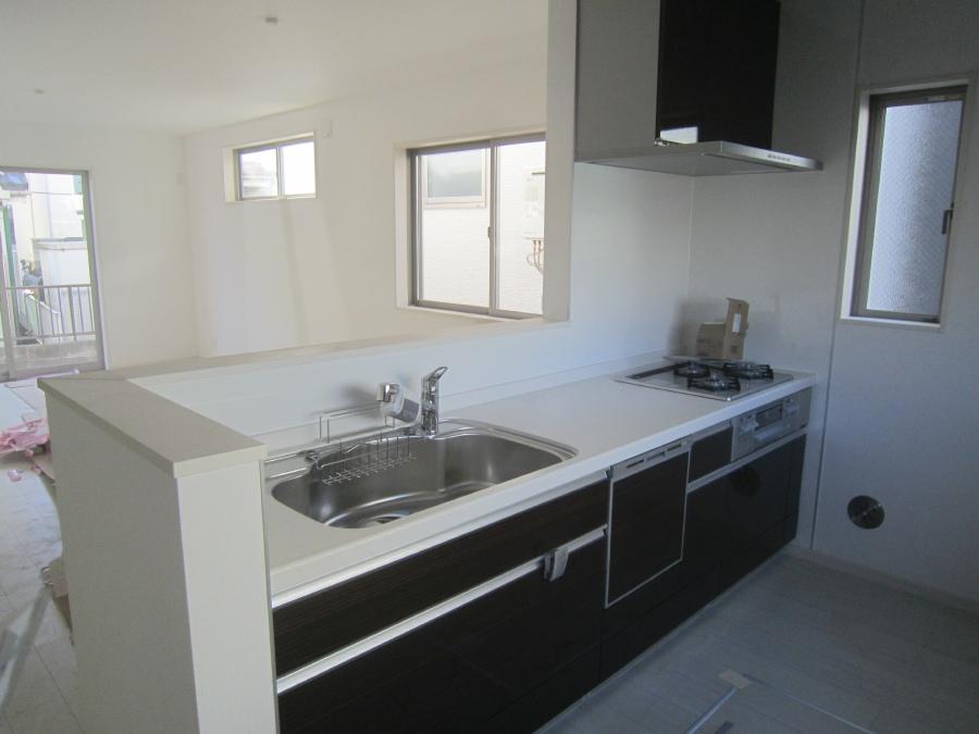 Kitchen. Indoor (12 May 2013) Shooting