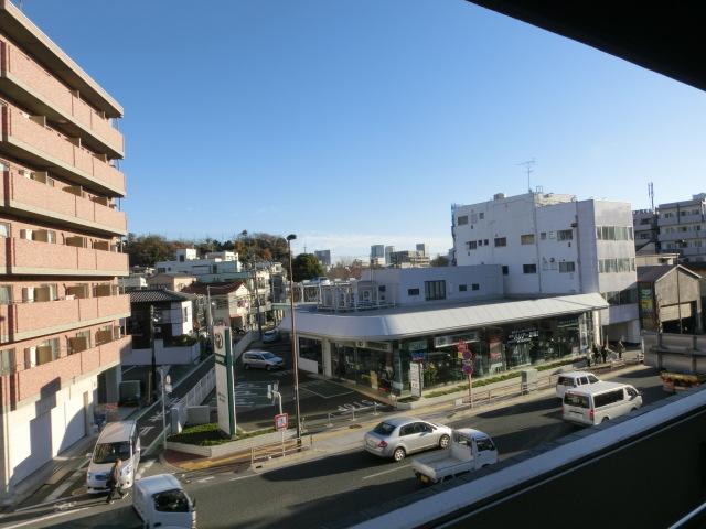 View photos from the dwelling unit. View from the site (December 2013) Shooting