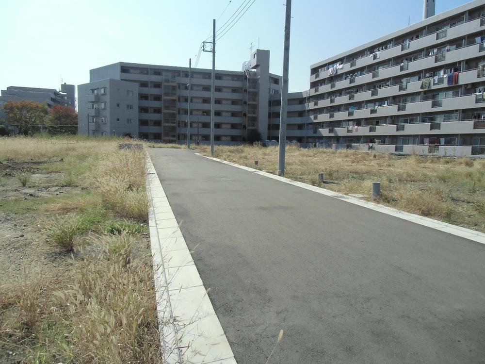 Local photos, including front road. Local (10 May 2013) Shooting