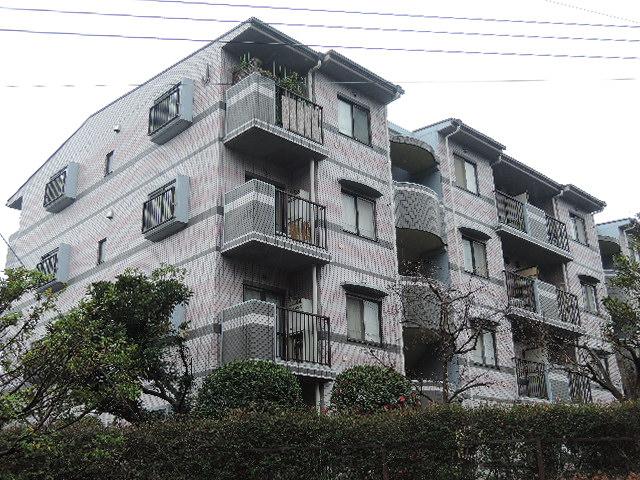 Local appearance photo. Situated in a quiet, residential area