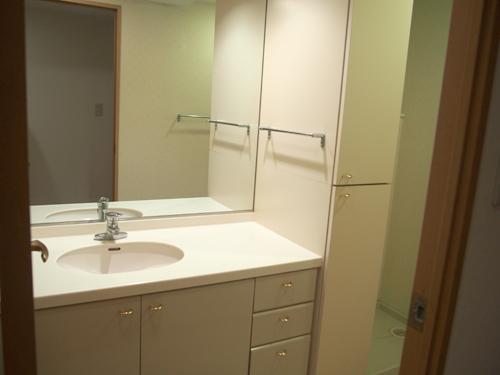 Floor plan. 3LDK, Price 19,800,000 yen, Occupied area 88.06 sq m , Balcony area 25.83 sq m indoor (September 2013) Shooting