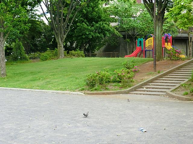 park. Gontazaka 200m to Third Street Park