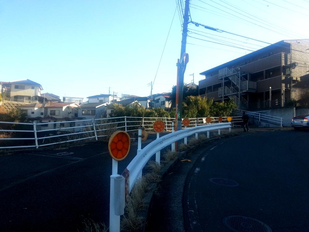 Local photos, including front road. Local shooting