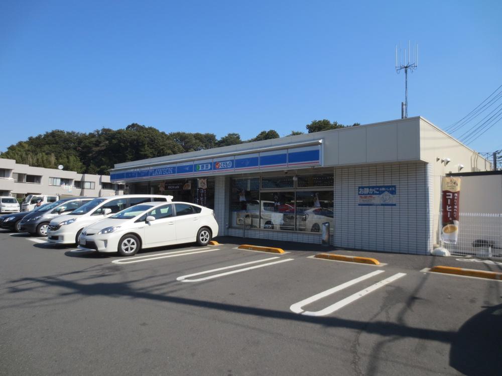 Convenience store. 500m to Lawson