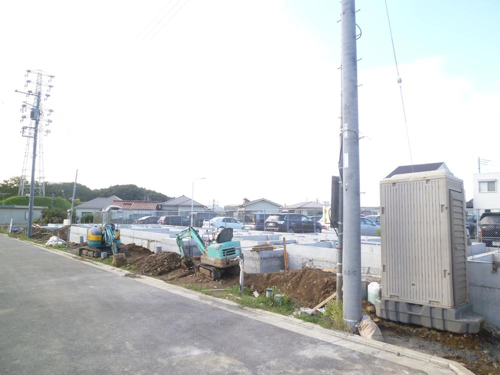 Local photos, including front road. 2 ~ 4 Building Local (October 6, 2013) Shooting