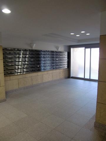 Entrance. Common areas
