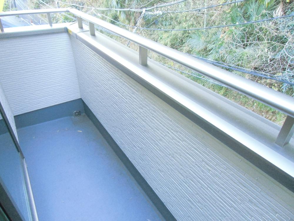 Balcony. Two-sided balcony