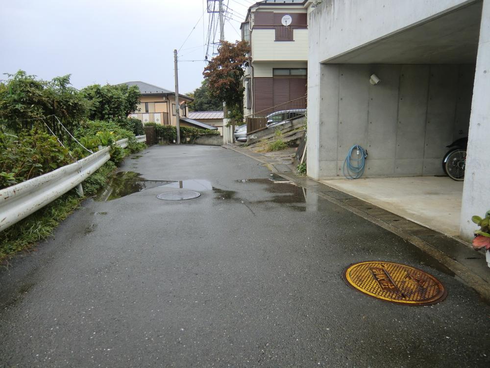 Local photos, including front road. Local (10 May 2013) Shooting