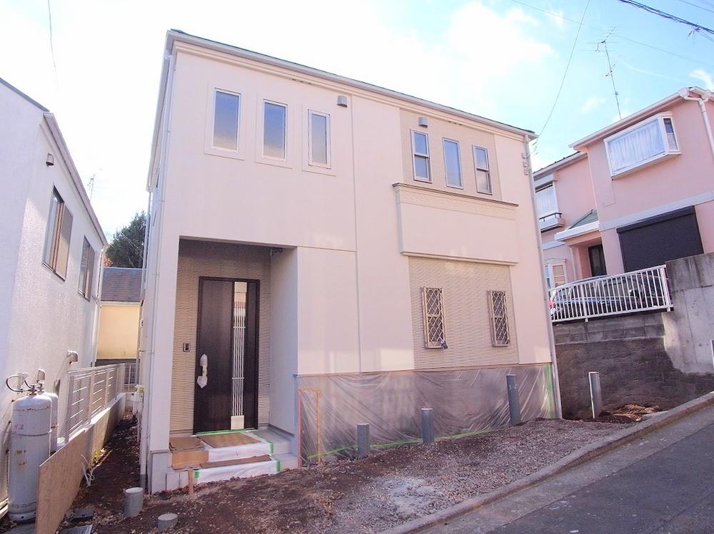 Local appearance photo. Local (12 May 2013) Shooting