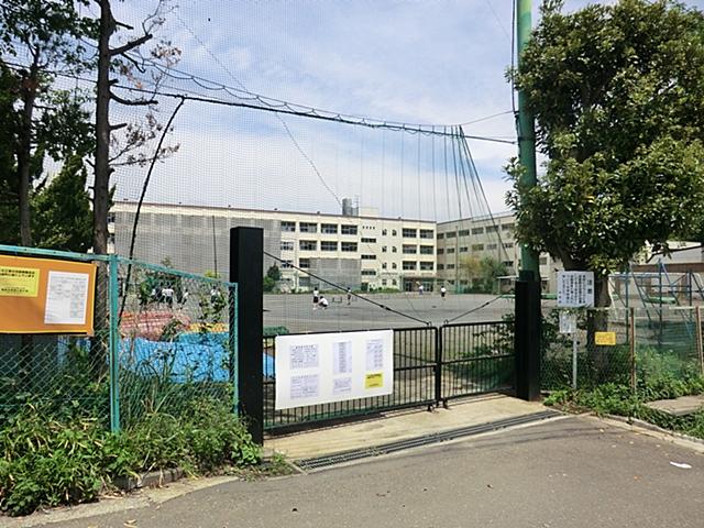 Junior high school. 1400m to Yokohama Municipal Kamisugeda junior high school