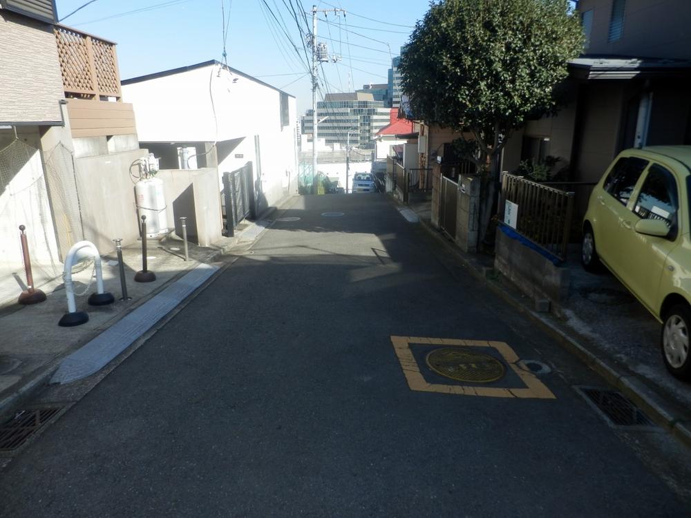 Local photos, including front road. Local (11 May 2013) Shooting