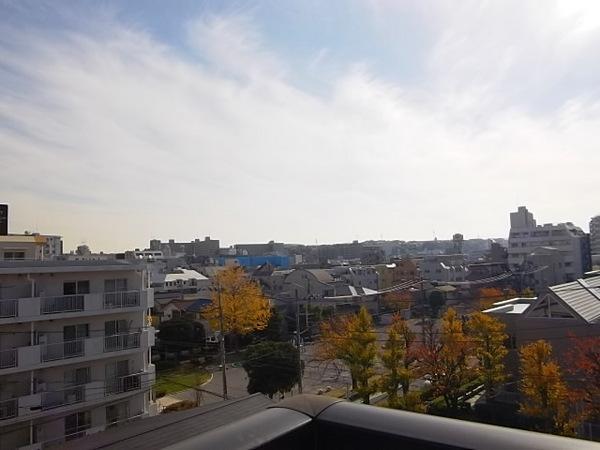 View photos from the dwelling unit. Indoor (11 May 2013) Shooting