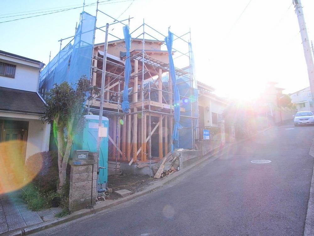 Local photos, including front road. Quiet living environment! Local (11 May 2013) Shooting