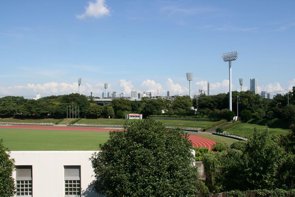 park. Until Sanssawa park 550m