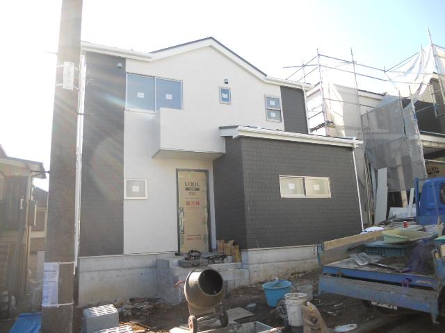 Local appearance photo. Local (11 May 2013) Shooting