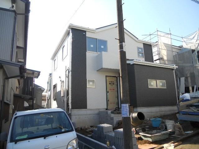 Local appearance photo. Local (11 May 2013) Shooting