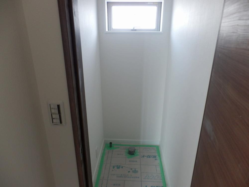 Toilet. Toilet (December 17, 2013) Shooting