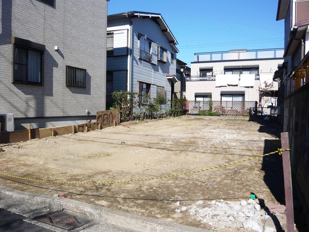 Local appearance photo. Local (11 May 2013) Shooting