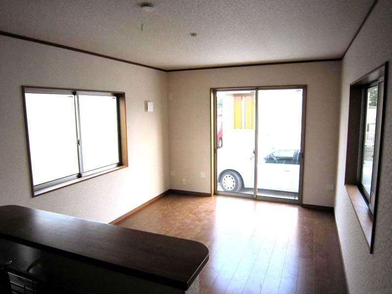 Same specifications photos (living). Example of construction