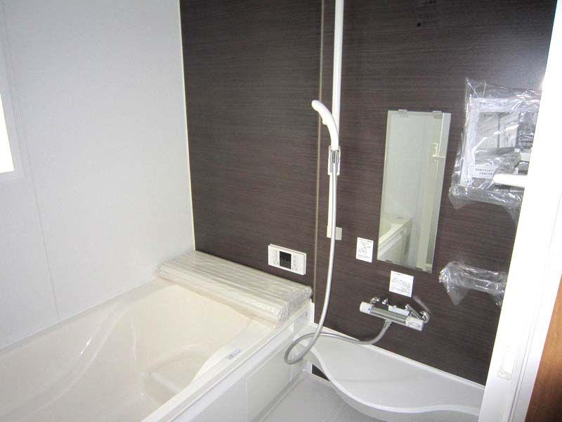 Same specifications photo (bathroom). Example of construction