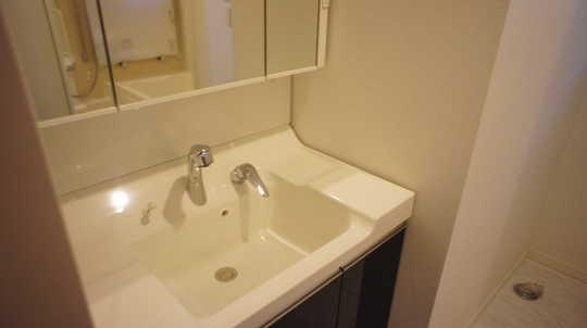 Wash basin, toilet. bathroom