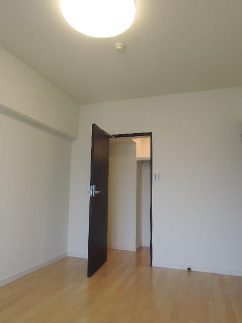 Non-living room. 5.8 Pledge to Western-style WIC Yes
