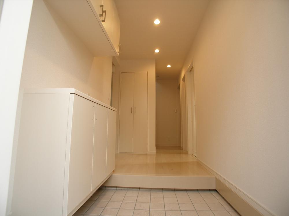 Entrance. Abundant storage in a wide entrance! 