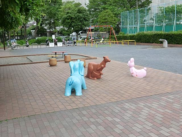 park. Tenno-cho 270m to South Park