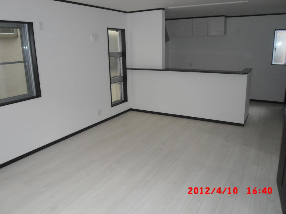 Living. Indoor (09 May 2013) Shooting