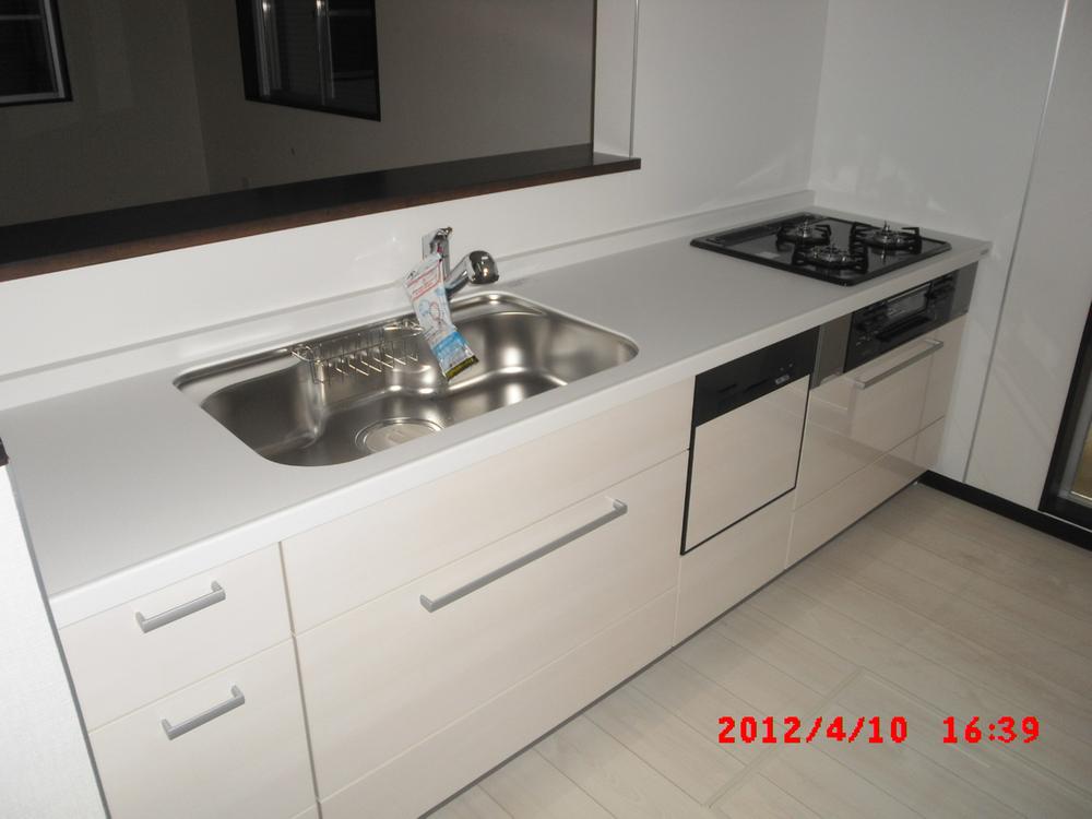 Kitchen. Indoor (09 May 2013) Shooting