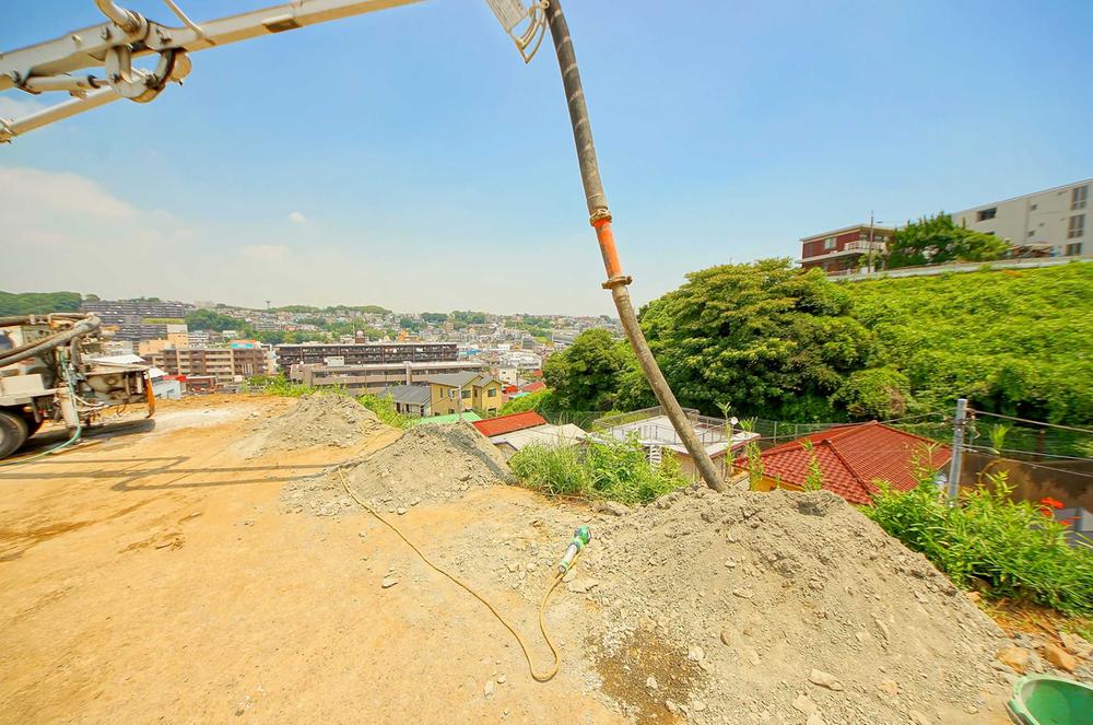 Other local. Local (July 2013) Shooting, Green is rich in a quiet residential area.