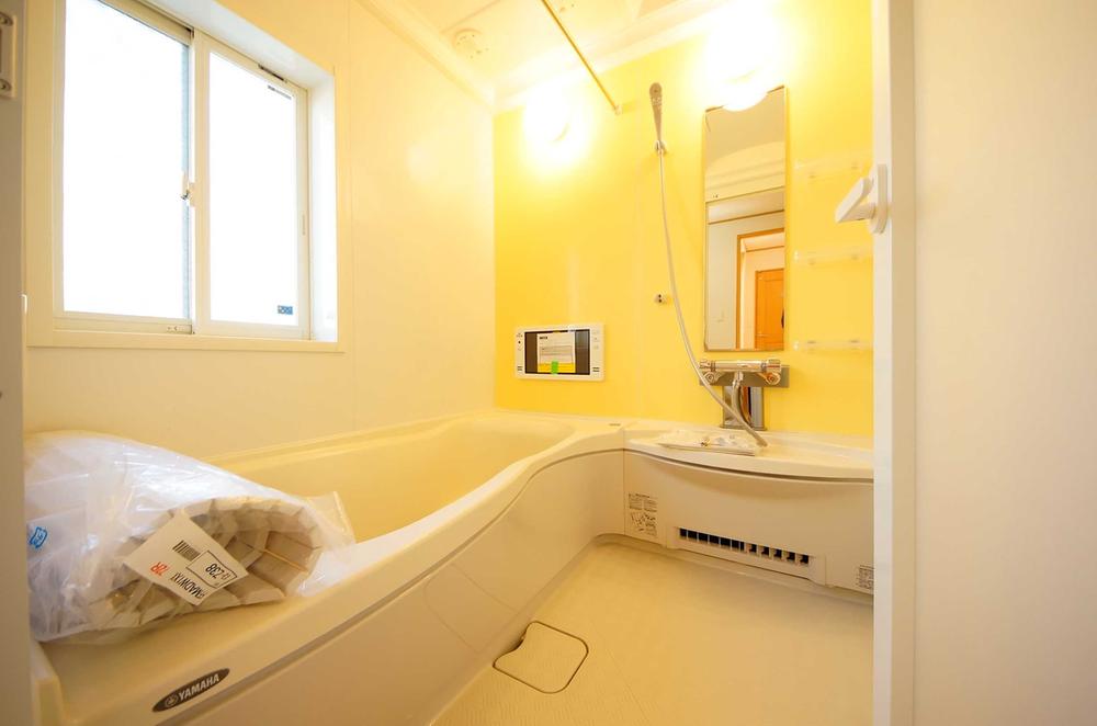 Bathroom. Indoor (11 May 2013) Shooting, This is a system bus, which is also mist sauna function.