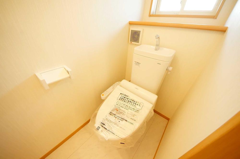 Toilet. Indoor (11 May 2013) Shooting, Washlet and is warm toilet with a toilet.