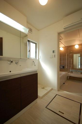 Powder Room (same specifications Construction cases). Powder Room