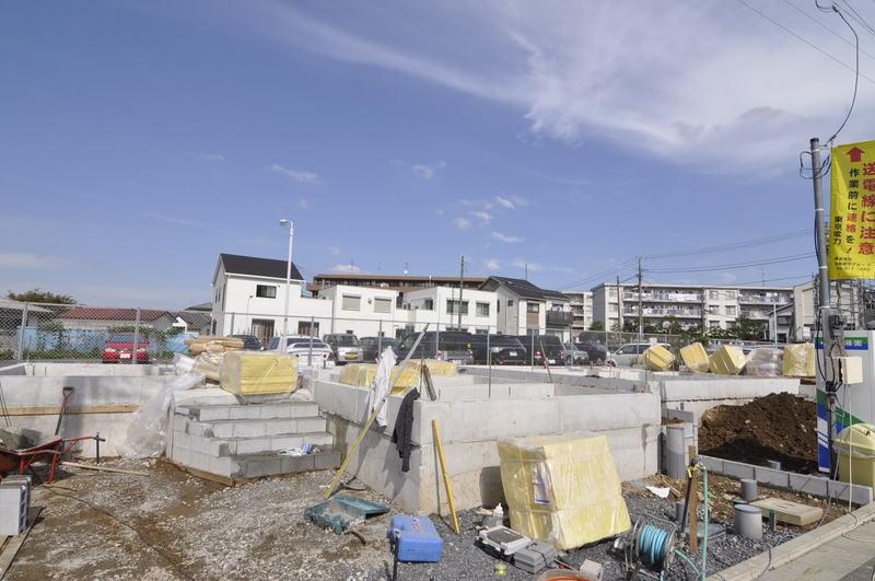 Other local. 5 Building Local Photos Good day facing the south road