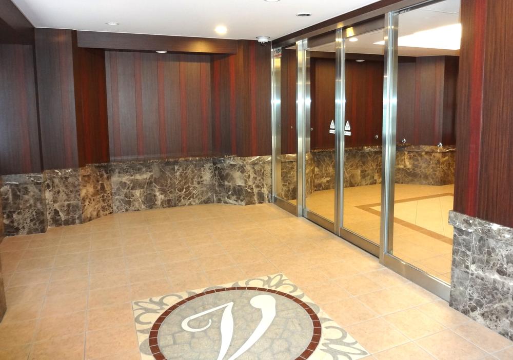 Entrance. Common areas
