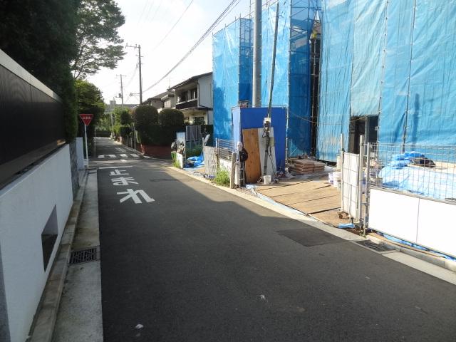 Local photos, including front road. Local shooting