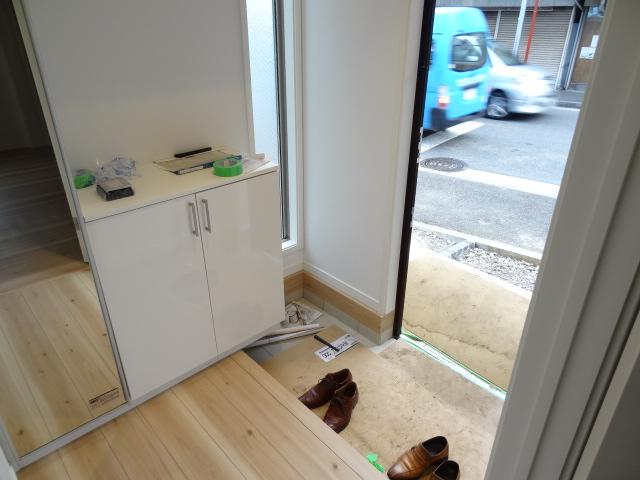 Entrance. Entrance ・ A Building