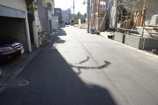 Local photos, including front road. Frontal road